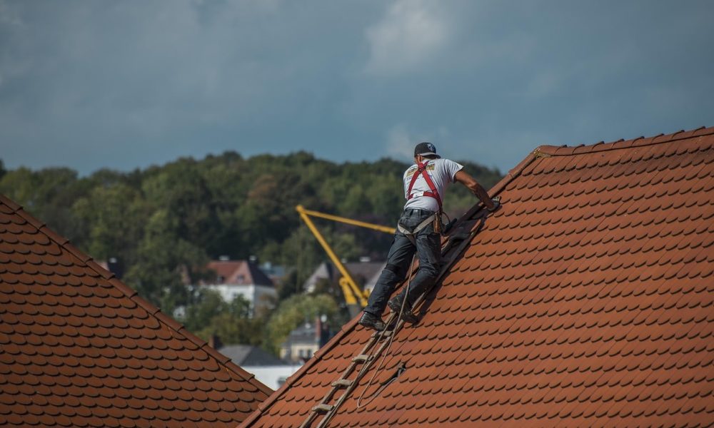 3 étapes pour trouver et restaurer la fuite de la toiture de votre maison