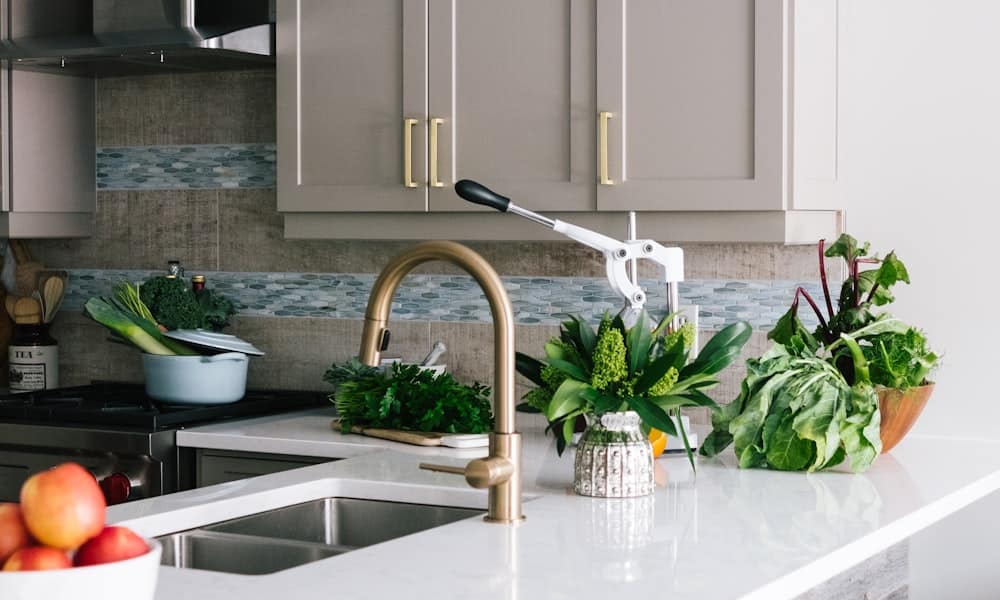Comptoir de cuisine en quartz installé à Montréal
